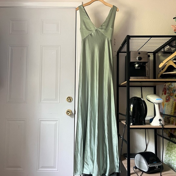 six stories Dresses & Skirts - SIX STORIES sage green satin twist back cutout‎ sleeveless event gown maxi dress
